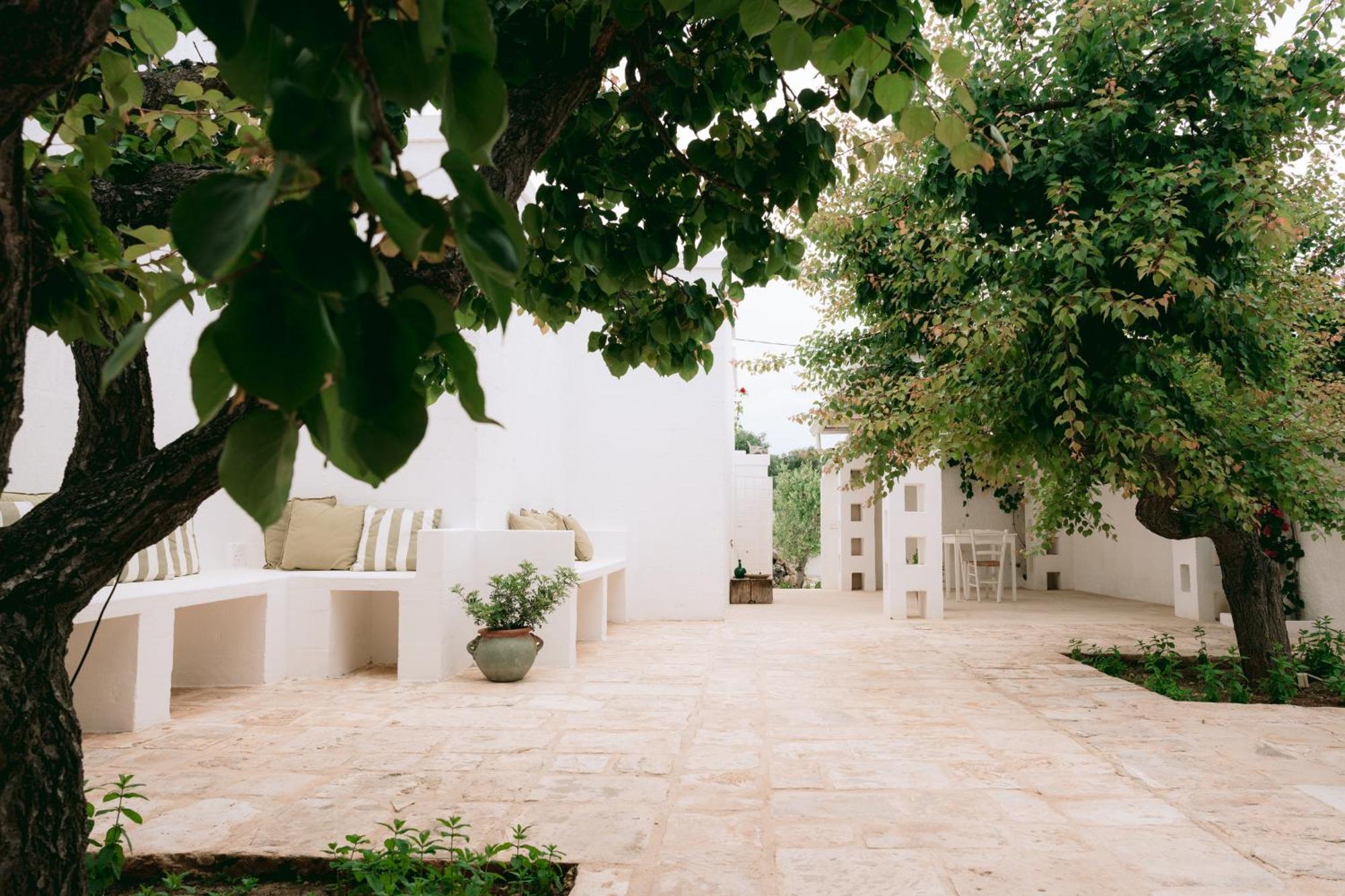 Oltre Gli Ulivi Bed and Breakfast Ostuni Eksteriør billede