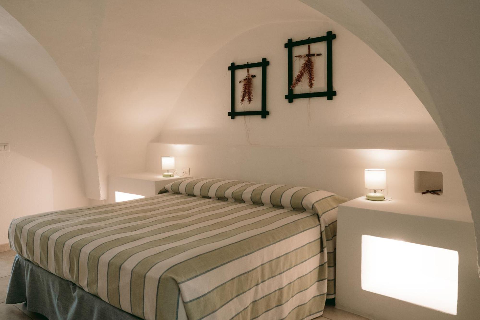 Oltre Gli Ulivi Bed and Breakfast Ostuni Eksteriør billede